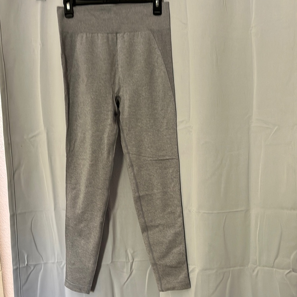 Gymshark Gray Leggings Athletic Fit - Picture 5 of 6